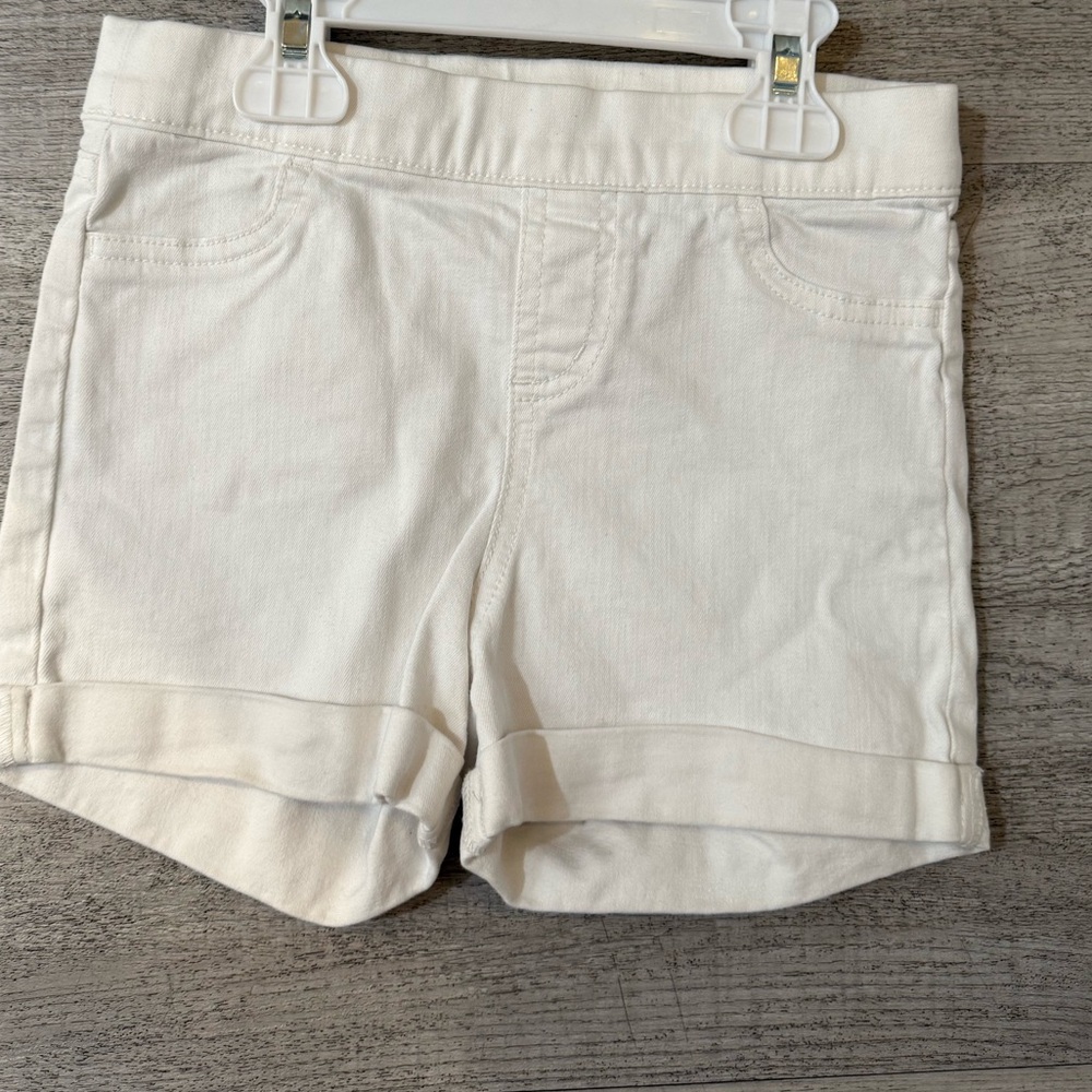 Vineyard Vines White Women Shorts
